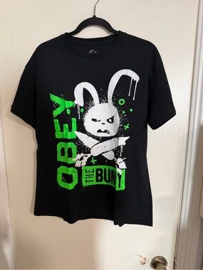 Universal Studios Hollywood Obey The Bunny Graphic T-Shirt Black Size L